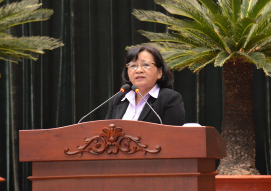 Rất[-]đau[-]khi[-]dân[-]còn[-]nghèo[-]mà[-]cán[-]bộ[-]thì[-]xây[-]biệt[-]phủ